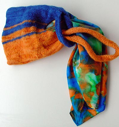 Filztasche mit passendem Seidentuch - felted bag with matching silk scarf Filztasche mit passendem Seidentuch - felted bag with matching silk scarf