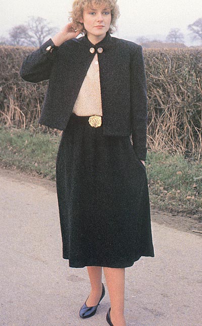 Kurze Jacke mit passendem Rock, short jacket with matching skirt
