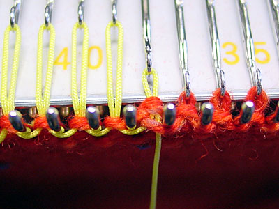 Nadel soll wieder mitstricken, stitch is going to knit Nadel soll wieder mitstricken, stitch is going to knit